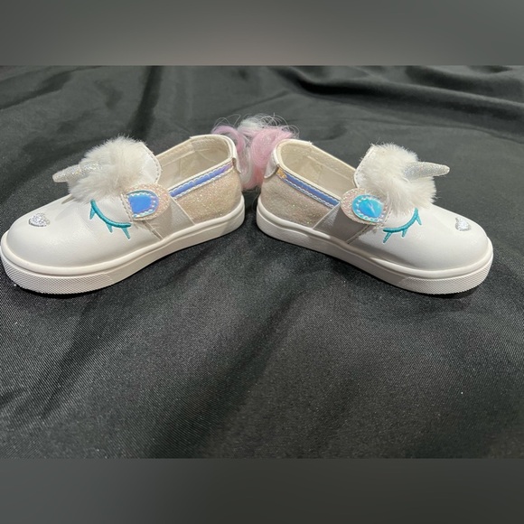Cat & Jack Unicorn Glitter Slip On Sneakers w/ Tail & Horn (6c) - Picture 8 of 9